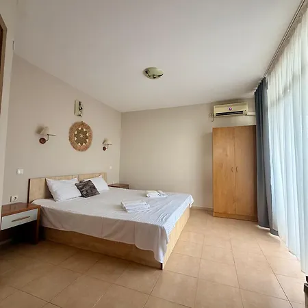 Santorini Ξενοδοχείο Sveti Vlas