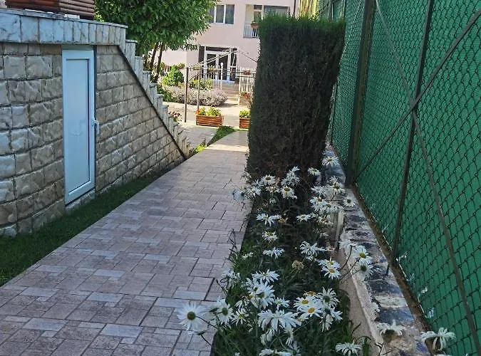 Santorini Хотел Свети Влас